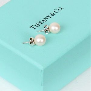 Tiffany & Co pearl Earrings